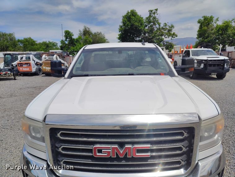 image for item ED0111 2015 GMC Sierra 2500HD pickup truck