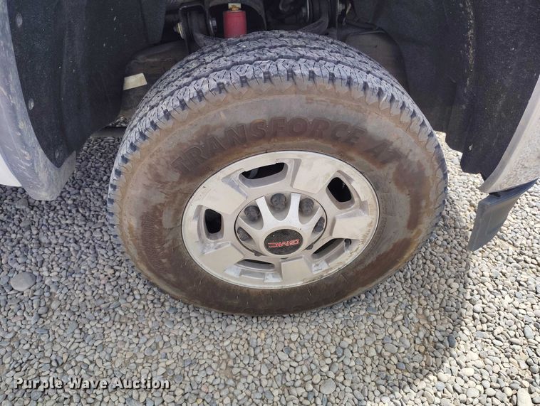 image for item ED0111 2015 GMC Sierra 2500HD pickup truck