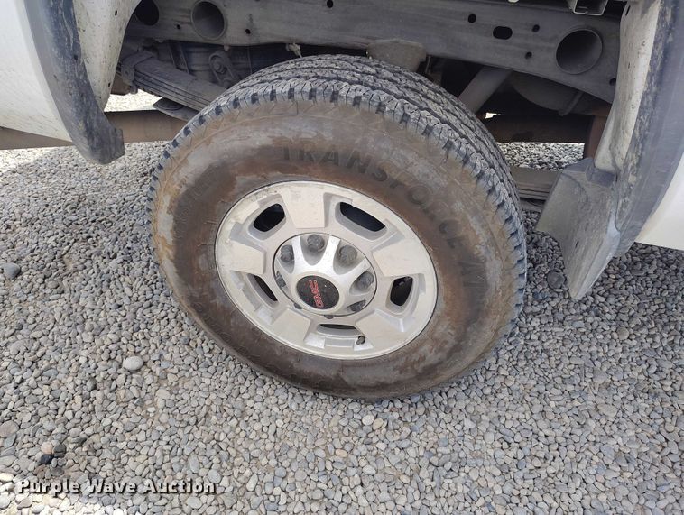 image for item ED0111 2015 GMC Sierra 2500HD pickup truck