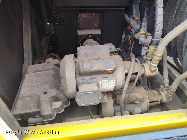 image for item ED0113 2012 Wacker Neuson E3000 ground heater