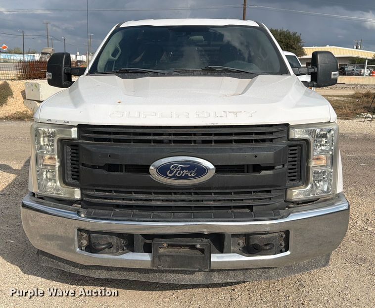 image for item ED5037 2018 Ford F250 Super Duty XL Crew Cab pickup truck