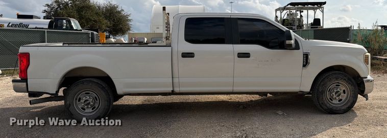 image for item ED5037 2018 Ford F250 Super Duty XL Crew Cab pickup truck