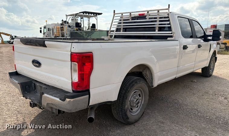 image for item ED5037 2018 Ford F250 Super Duty XL Crew Cab pickup truck