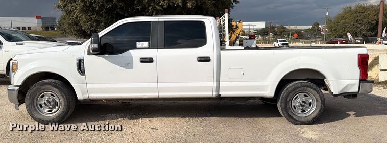image for item ED5037 2018 Ford F250 Super Duty XL Crew Cab pickup truck