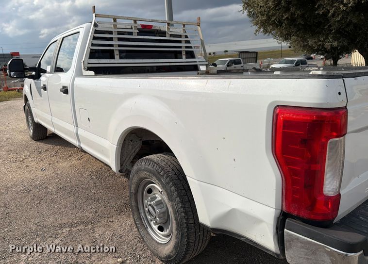image for item ED5037 2018 Ford F250 Super Duty XL Crew Cab pickup truck