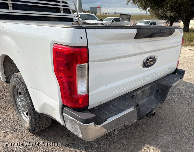 image for item ED5037 2018 Ford F250 Super Duty XL Crew Cab pickup truck