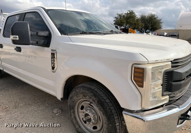 image for item ED5037 2018 Ford F250 Super Duty XL Crew Cab pickup truck