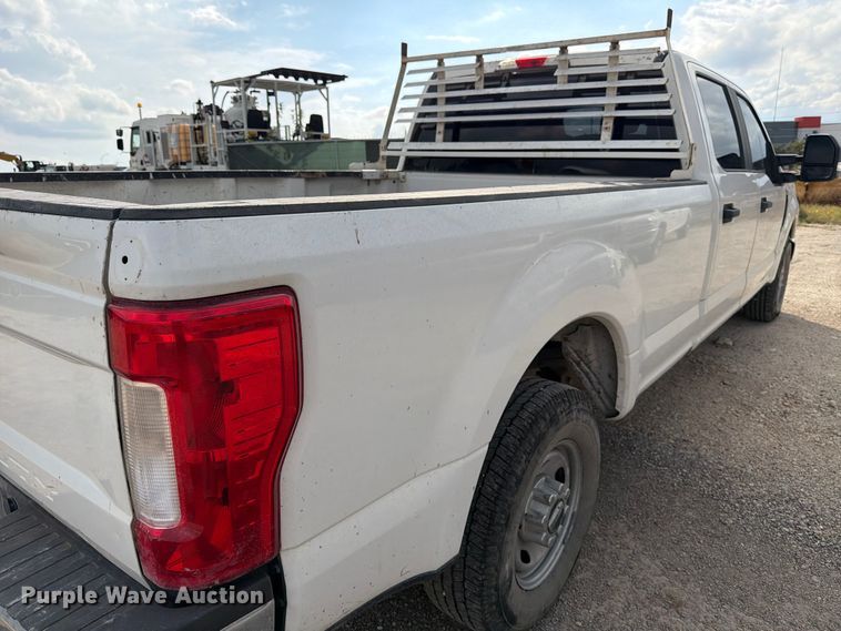 image for item ED5037 2018 Ford F250 Super Duty XL Crew Cab pickup truck