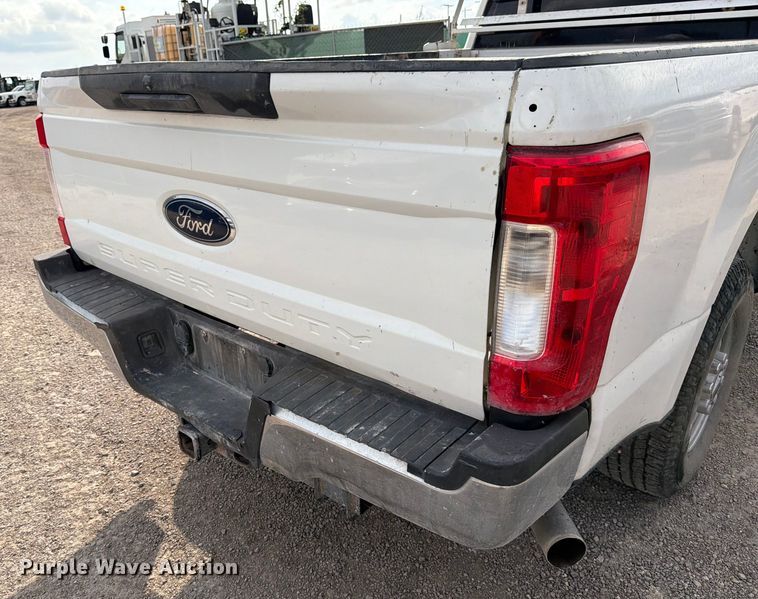 image for item ED5037 2018 Ford F250 Super Duty XL Crew Cab pickup truck