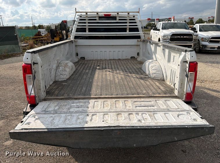 image for item ED5037 2018 Ford F250 Super Duty XL Crew Cab pickup truck