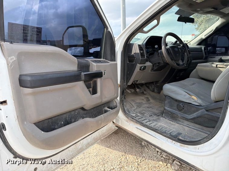 image for item ED5037 2018 Ford F250 Super Duty XL Crew Cab pickup truck