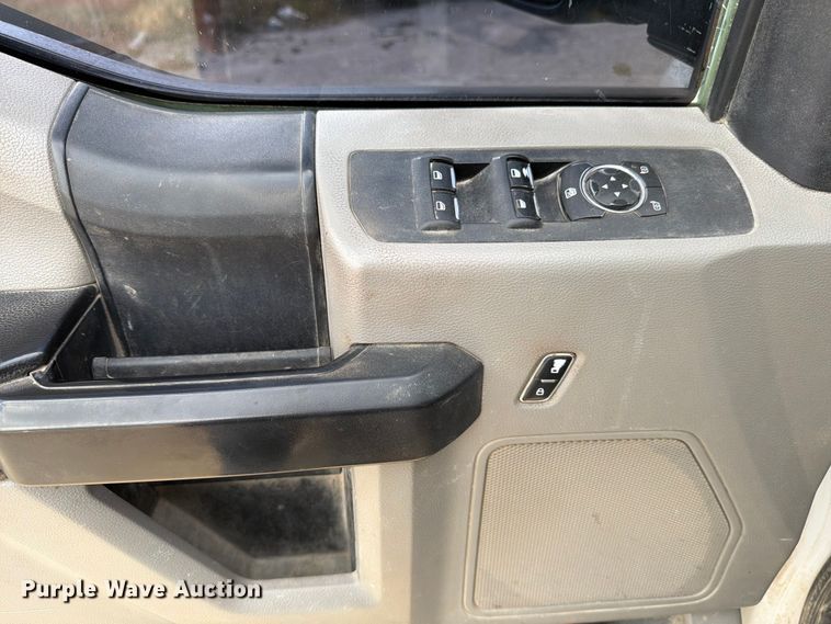 image for item ED5037 2018 Ford F250 Super Duty XL Crew Cab pickup truck
