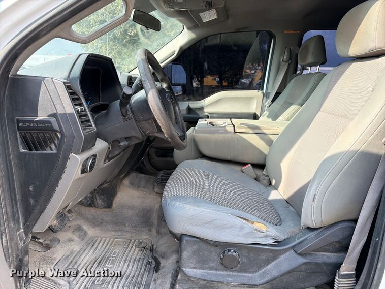 image for item ED5037 2018 Ford F250 Super Duty XL Crew Cab pickup truck