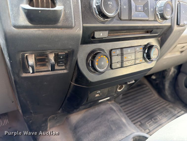 image for item ED5037 2018 Ford F250 Super Duty XL Crew Cab pickup truck