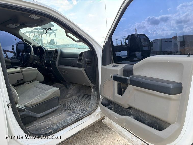 image for item ED5037 2018 Ford F250 Super Duty XL Crew Cab pickup truck