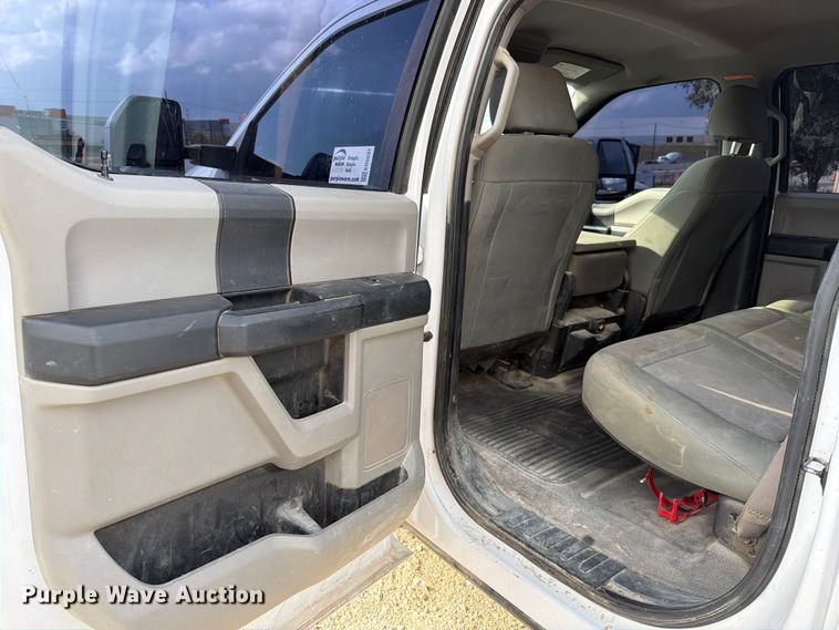 image for item ED5037 2018 Ford F250 Super Duty XL Crew Cab pickup truck