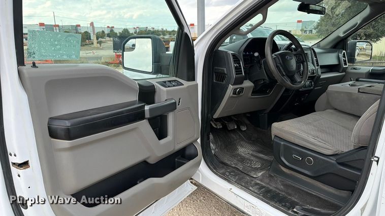 image for item ED5038 2017 Ford F150 XLT SuperCrew pickup truck