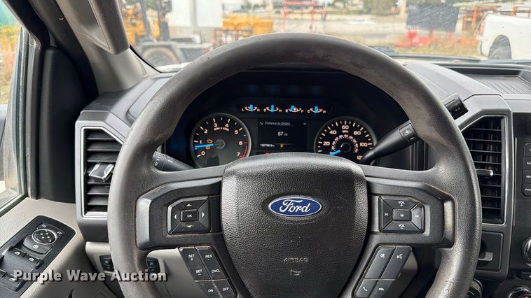 image for item ED5038 2017 Ford F150 XLT SuperCrew pickup truck