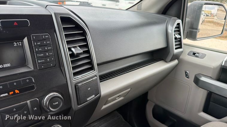 image for item ED5038 2017 Ford F150 XLT SuperCrew pickup truck