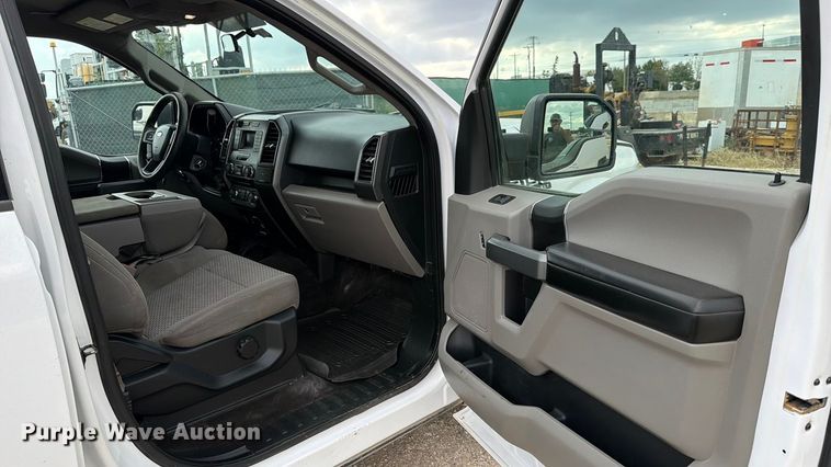 image for item ED5038 2017 Ford F150 XLT SuperCrew pickup truck