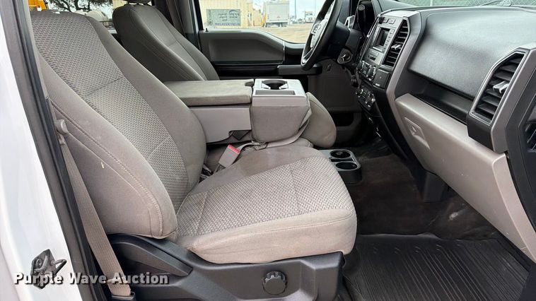 image for item ED5038 2017 Ford F150 XLT SuperCrew pickup truck