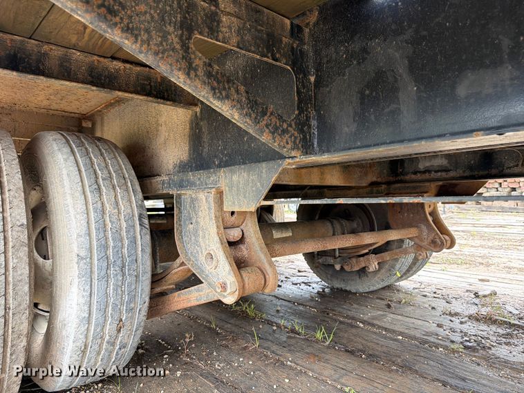 image for item ED5223 2018 Top Hat GN240-25X8.5-24E-F flatbed trailer