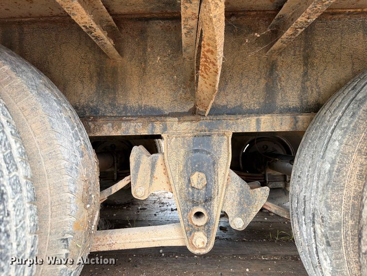 image for item ED5223 2018 Top Hat GN240-25X8.5-24E-F flatbed trailer