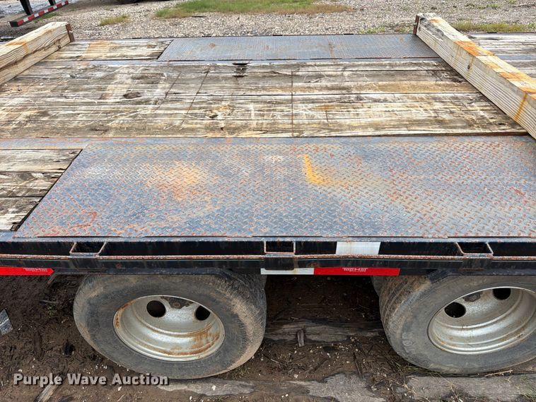 image for item ED5223 2018 Top Hat GN240-25X8.5-24E-F flatbed trailer