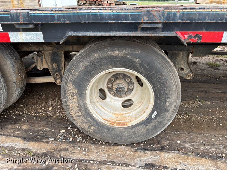 image for item ED5223 2018 Top Hat GN240-25X8.5-24E-F flatbed trailer