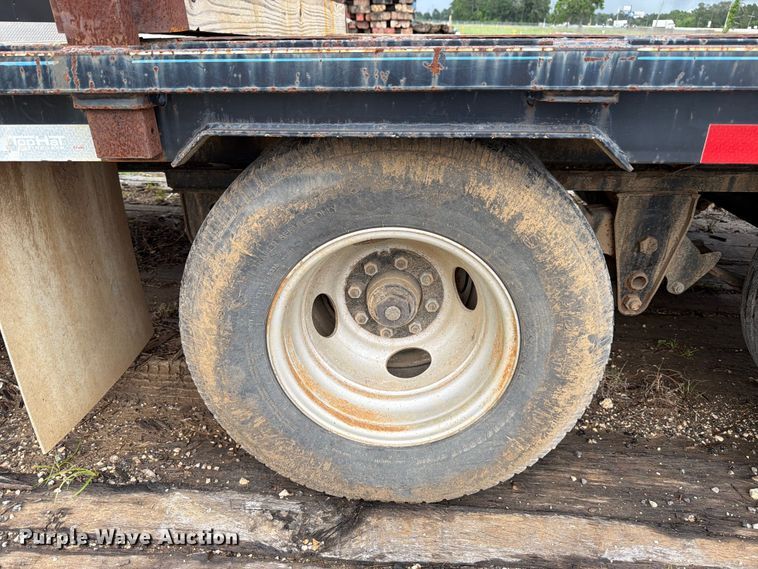 image for item ED5223 2018 Top Hat GN240-25X8.5-24E-F flatbed trailer