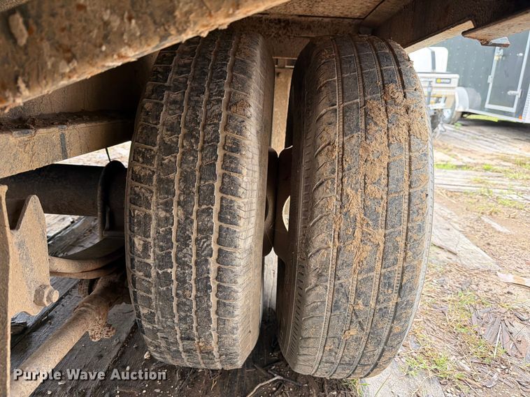 image for item ED5223 2018 Top Hat GN240-25X8.5-24E-F flatbed trailer
