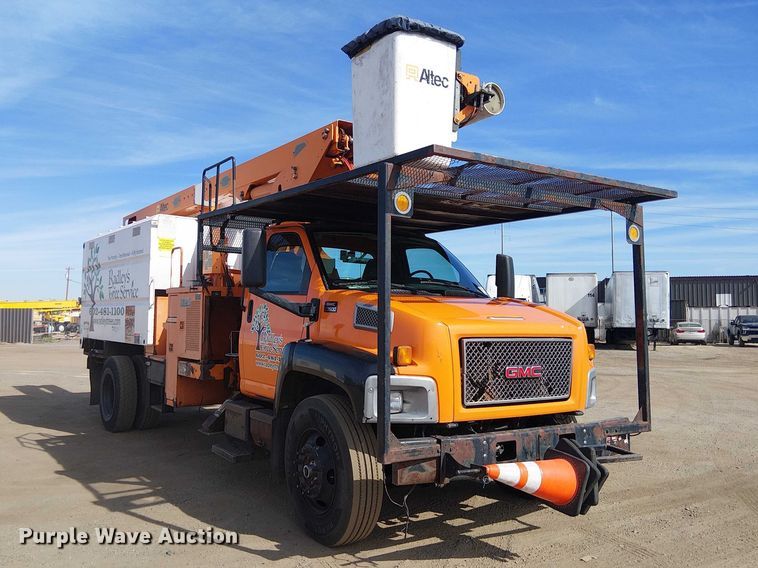image for item EE5317 2008 GMC C7500 forestry bucket truck