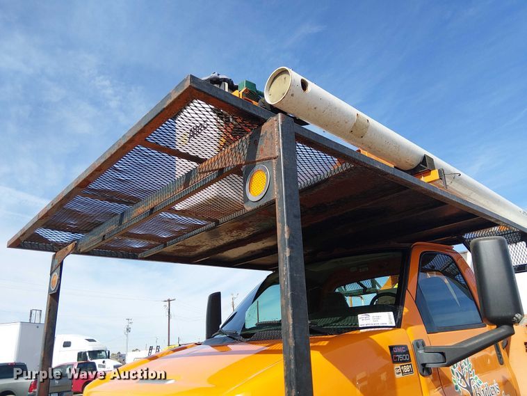 image for item EE5317 2008 GMC C7500 forestry bucket truck