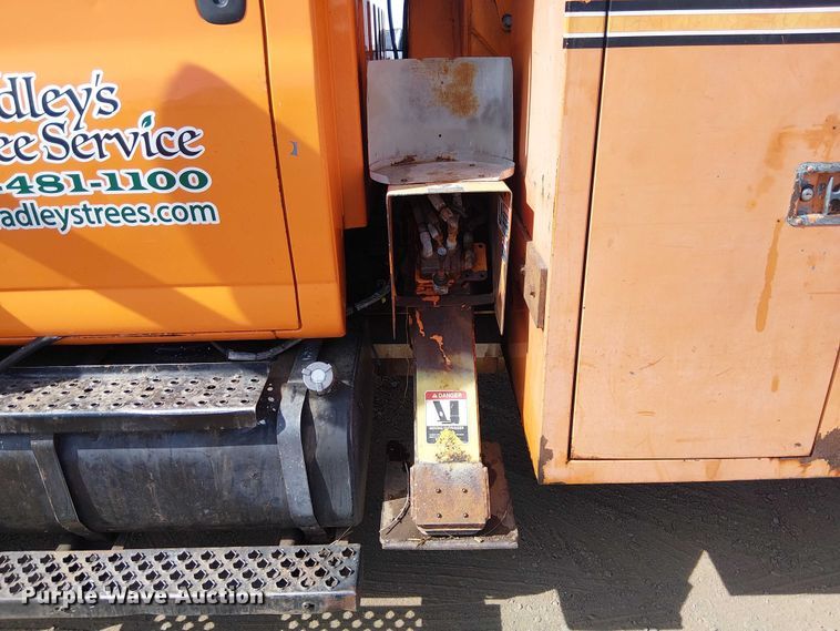 image for item EE5317 2008 GMC C7500 forestry bucket truck
