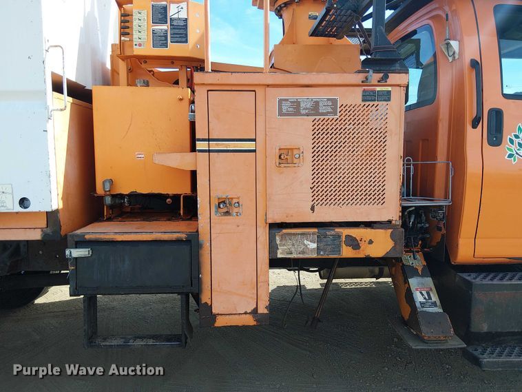 image for item EE5317 2008 GMC C7500 forestry bucket truck