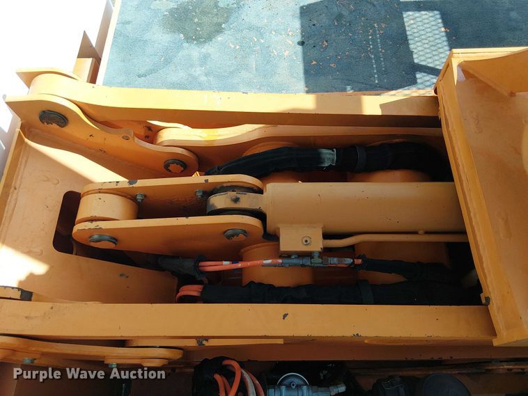 image for item EE5317 2008 GMC C7500 forestry bucket truck