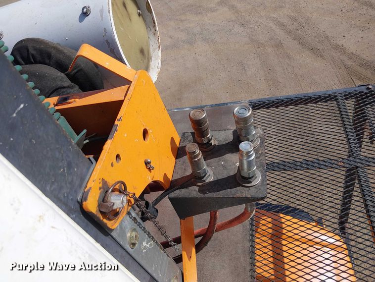 image for item EE5317 2008 GMC C7500 forestry bucket truck