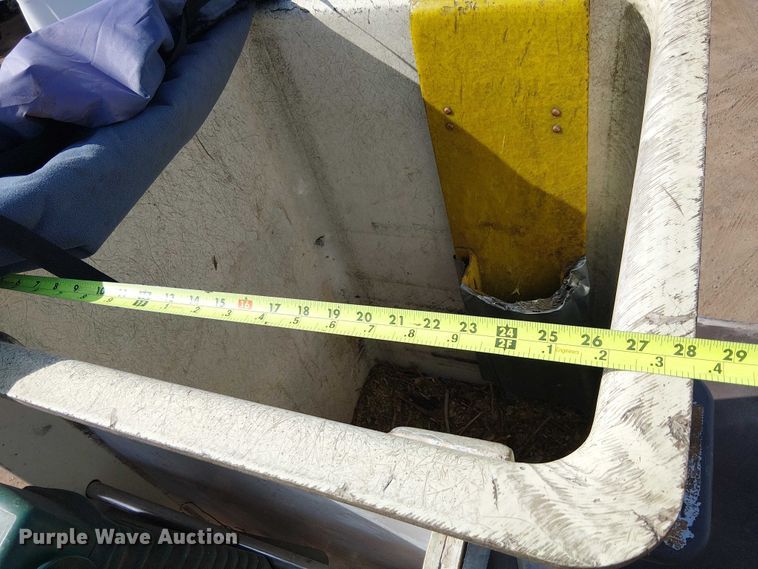image for item EE5317 2008 GMC C7500 forestry bucket truck