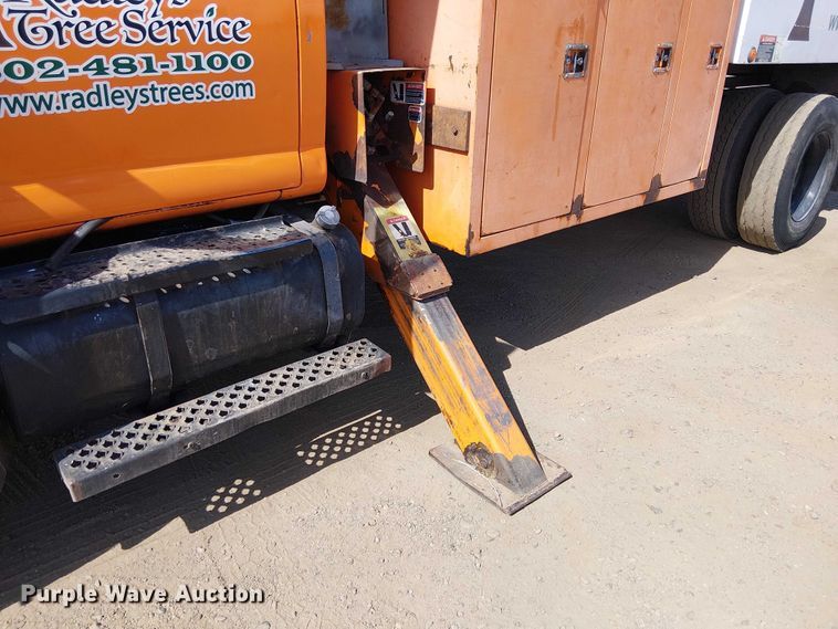 image for item EE5317 2008 GMC C7500 forestry bucket truck