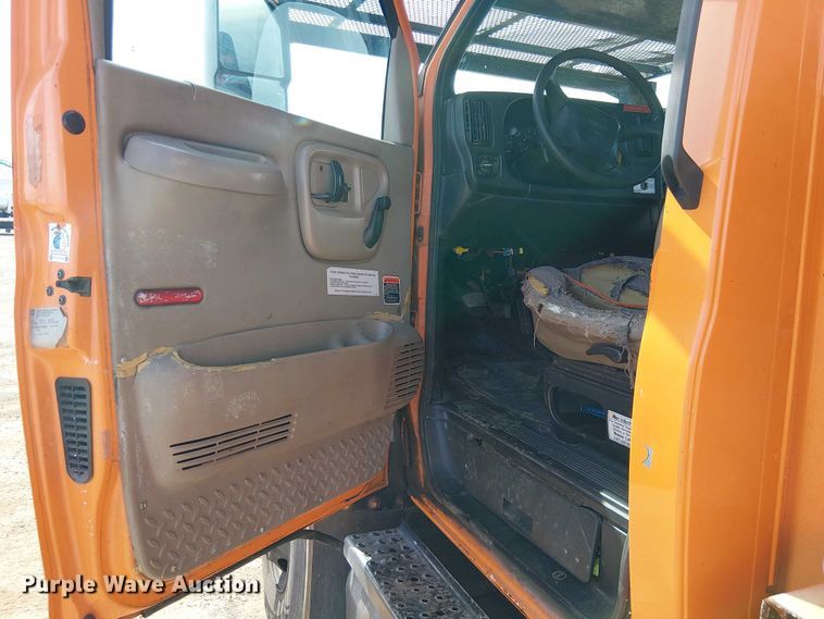 image for item EE5317 2008 GMC C7500 forestry bucket truck