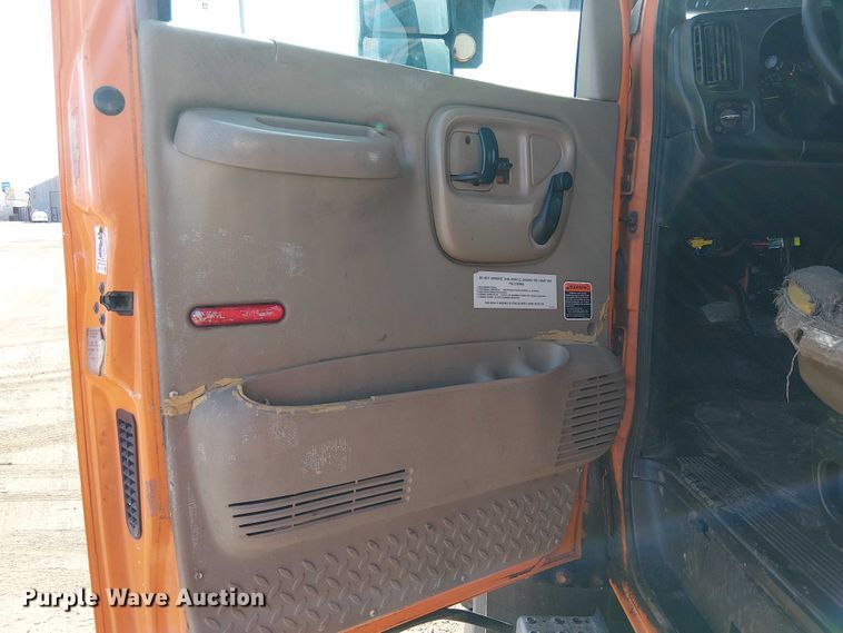 image for item EE5317 2008 GMC C7500 forestry bucket truck