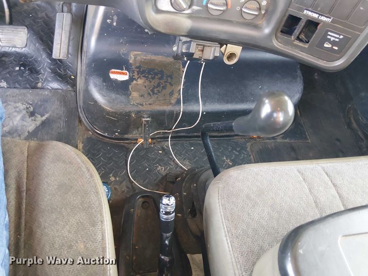 image for item EE5317 2008 GMC C7500 forestry bucket truck