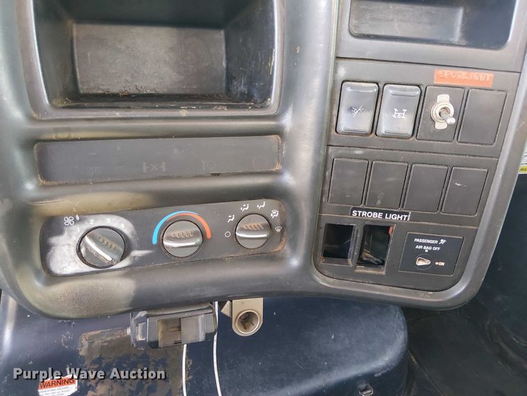 image for item EE5317 2008 GMC C7500 forestry bucket truck