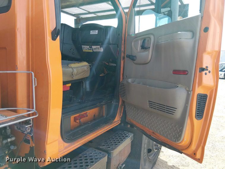 image for item EE5317 2008 GMC C7500 forestry bucket truck