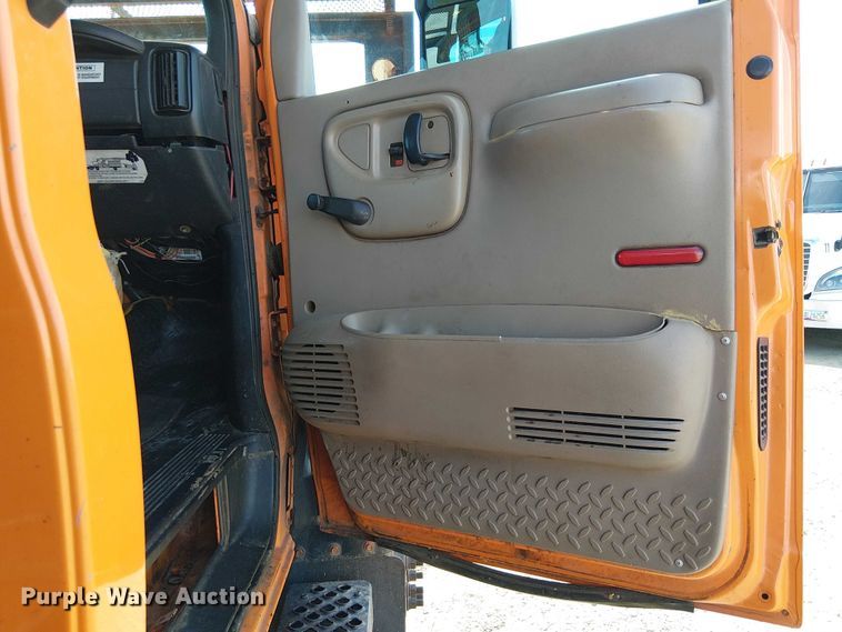 image for item EE5317 2008 GMC C7500 forestry bucket truck