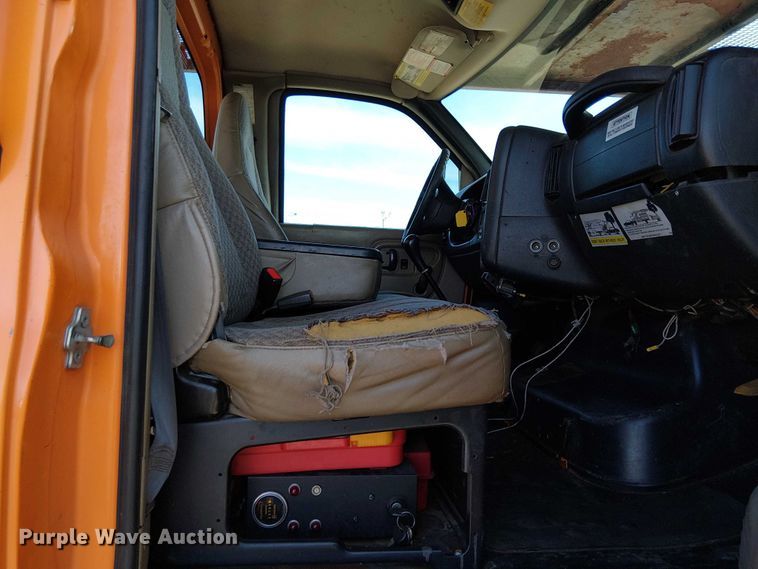 image for item EE5317 2008 GMC C7500 forestry bucket truck