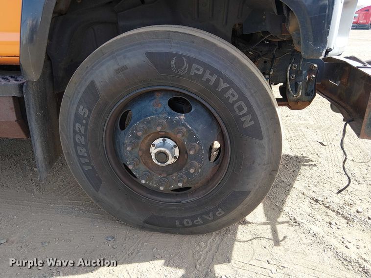 image for item EE5317 2008 GMC C7500 forestry bucket truck