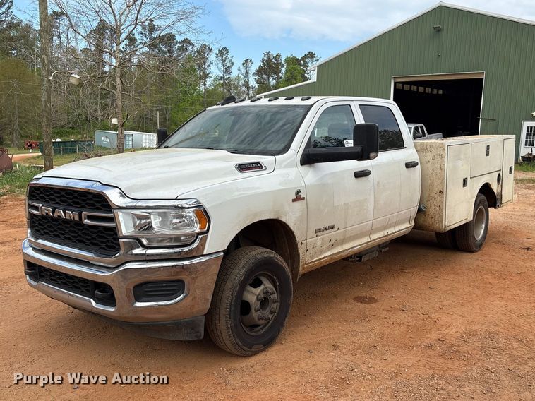 image for item EF1065 2019 RAM 3500 Crew Cab utility / service truck