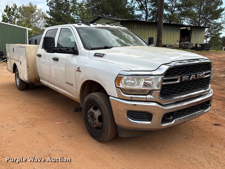 image for item EF1065 2019 RAM 3500 Crew Cab utility / service truck