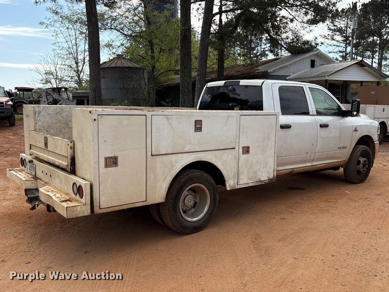 image for item EF1065 2019 RAM 3500 Crew Cab utility / service truck